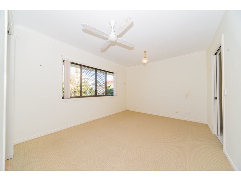 64/76 Bayview Street, Runaway Bay QLD 4216