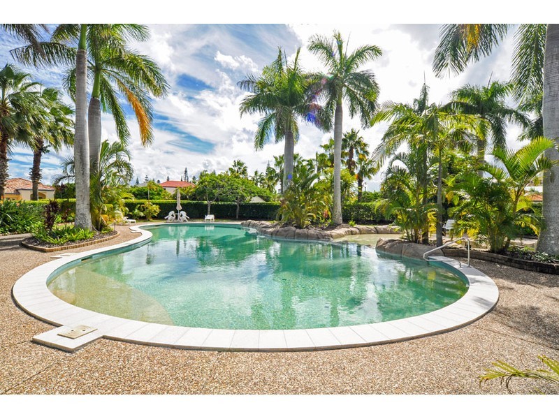 64/76 Bayview Street, Runaway Bay QLD 4216