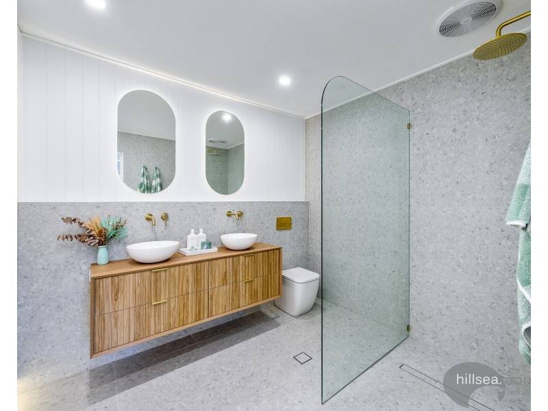 2/12 Thelma Avenue, Biggera Waters QLD 4216