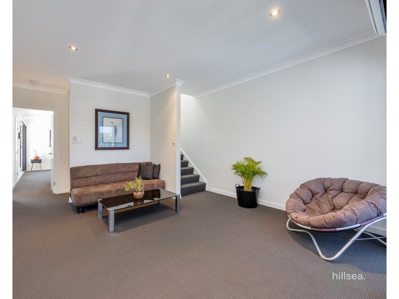 1/40 Bayview Street, Runaway Bay QLD 4216