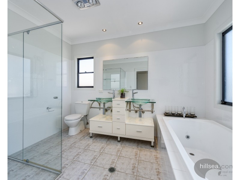 1/40 Bayview Street, Runaway Bay QLD 4216