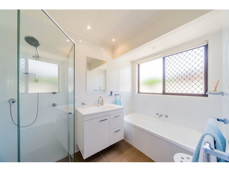 34 Doreen Drive, Coombabah QLD 4216