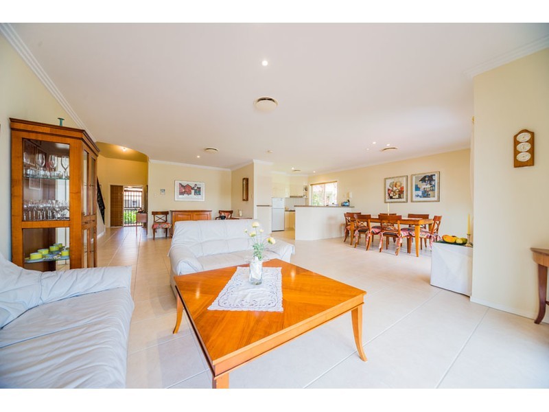 42/76 Bayview Street, Runaway Bay QLD 4216