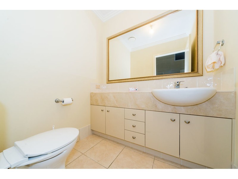 42/76 Bayview Street, Runaway Bay QLD 4216