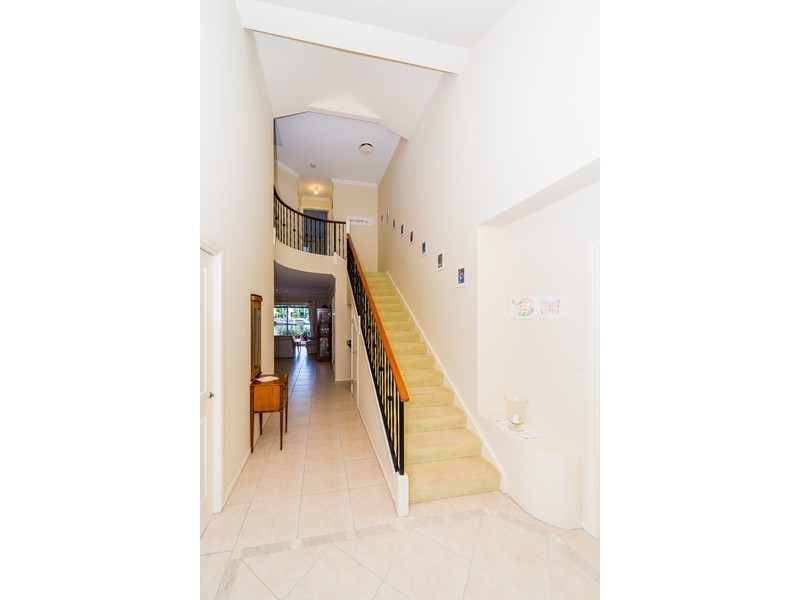 42/76 Bayview Street, Runaway Bay QLD 4216