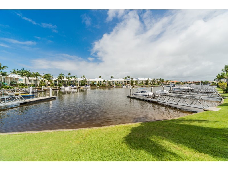 42/76 Bayview Street, Runaway Bay QLD 4216