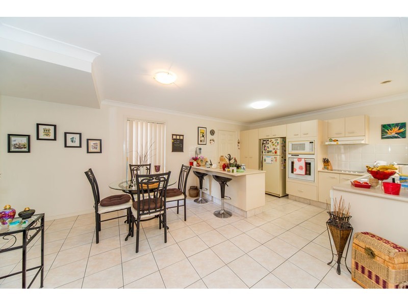 2/15 Gordon Street, Labrador QLD 4215