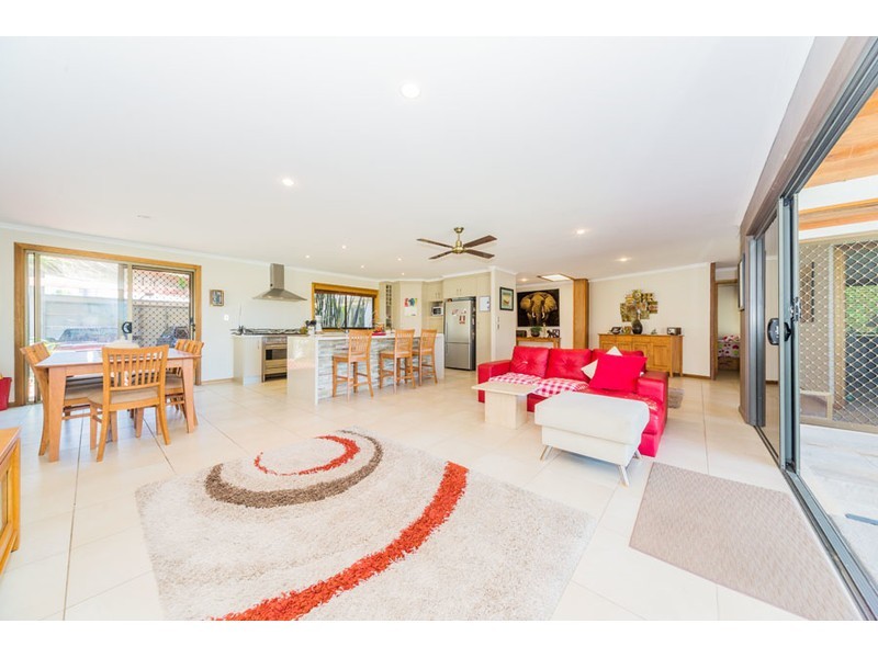 7 Jennifer Avenue, Runaway Bay QLD 4216