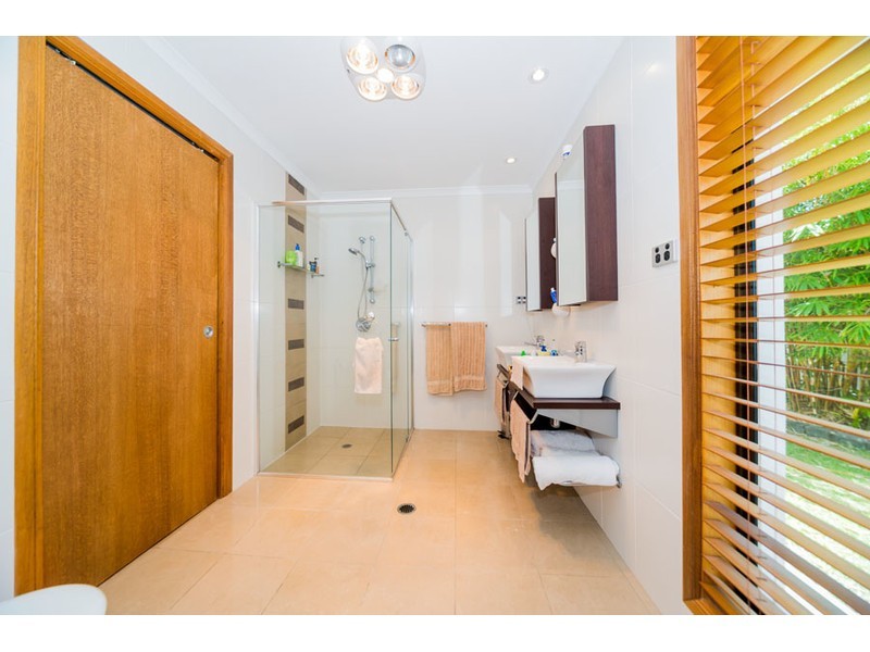 7 Jennifer Avenue, Runaway Bay QLD 4216