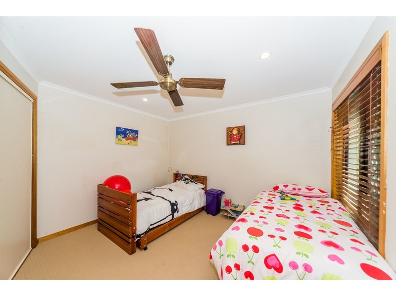 7 Jennifer Avenue, Runaway Bay QLD 4216