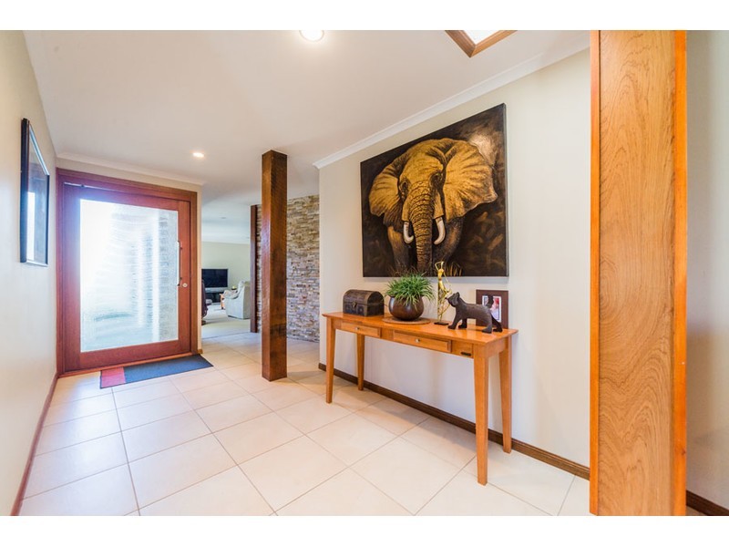 7 Jennifer Avenue, Runaway Bay QLD 4216
