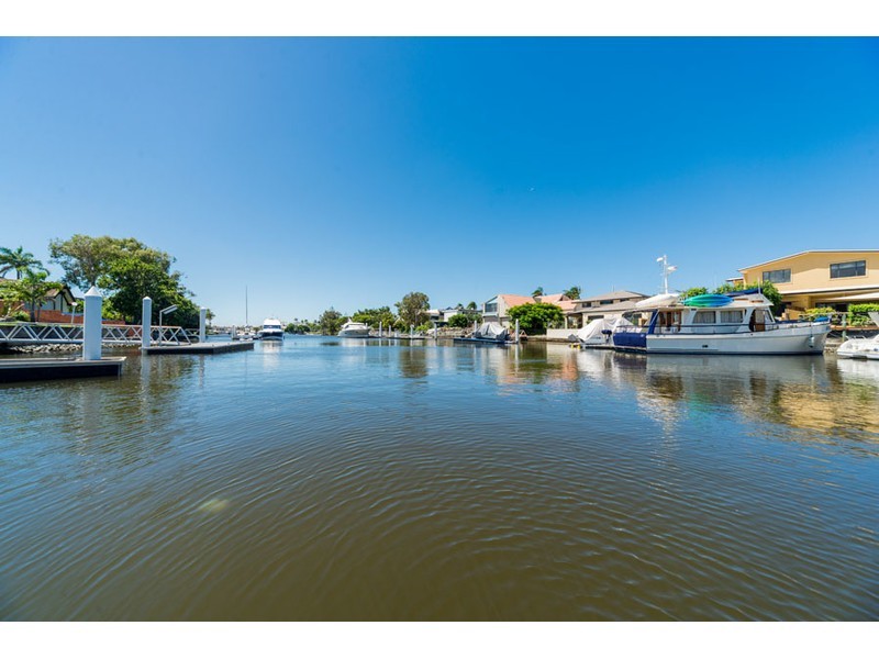 7 Jennifer Avenue, Runaway Bay QLD 4216