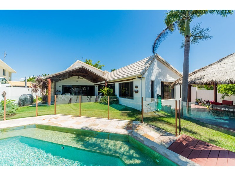 7 Jennifer Avenue, Runaway Bay QLD 4216