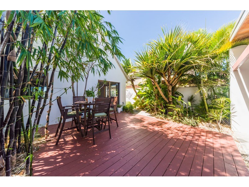 7 Jennifer Avenue, Runaway Bay QLD 4216