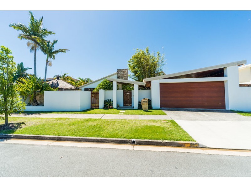 7 Jennifer Avenue, Runaway Bay QLD 4216