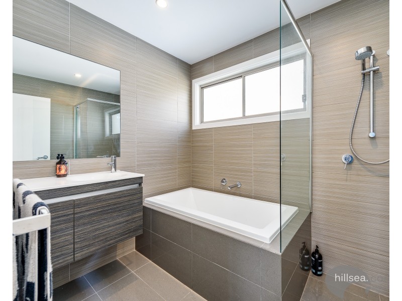 1/20 Ray Street, Runaway Bay QLD 4216