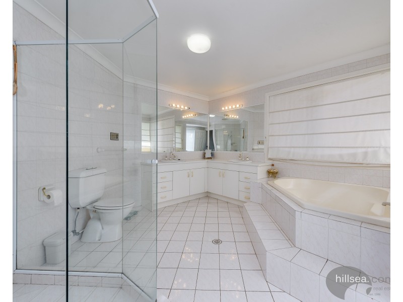 484 Oxley Drive, Runaway Bay QLD 4216