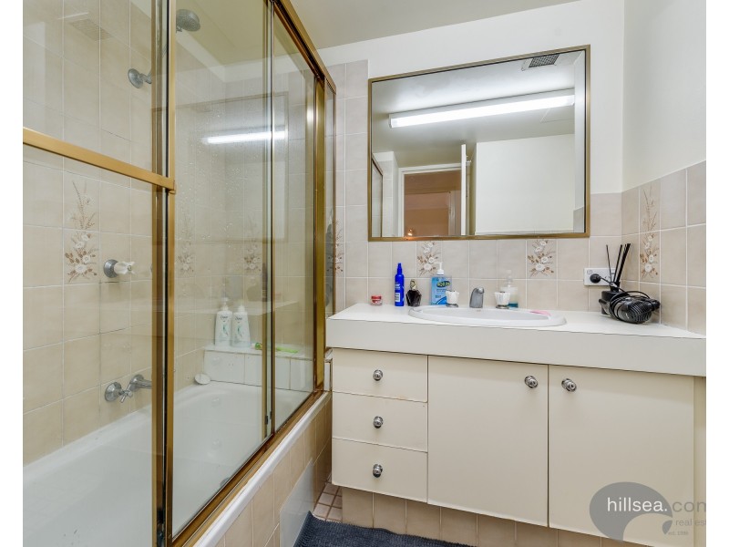 15/9 Bayview Street, Runaway Bay QLD 4216
