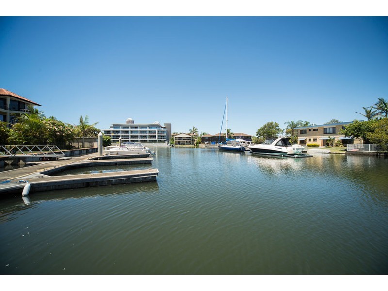 6/12 Canal Avenue, Runaway Bay QLD 4216