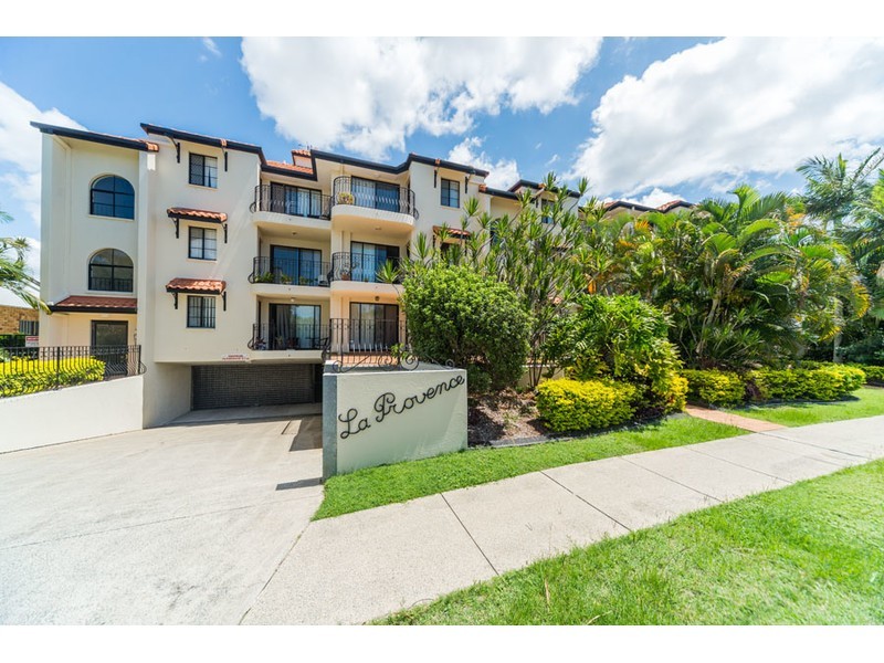 6/12 Canal Avenue, Runaway Bay QLD 4216