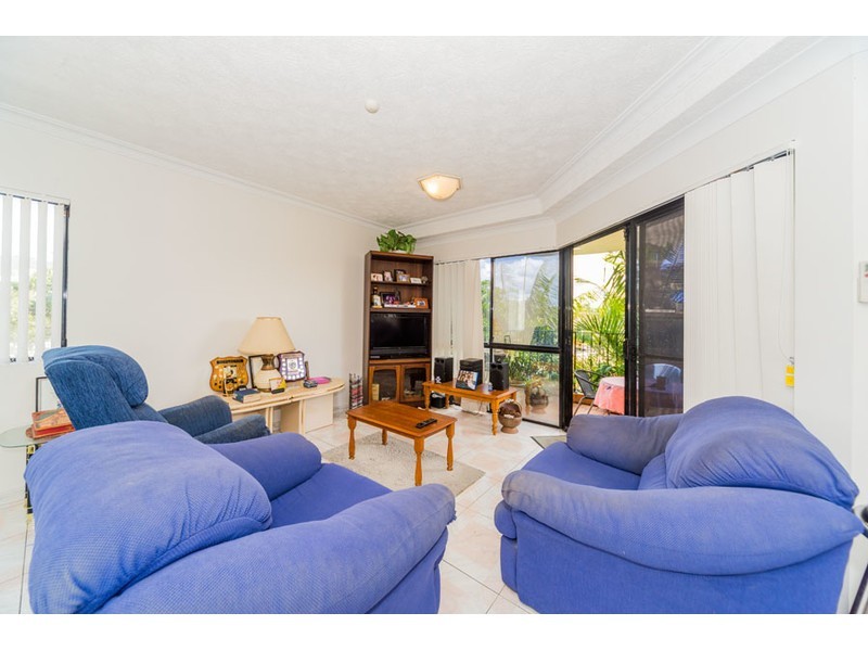 6/12 Canal Avenue, Runaway Bay QLD 4216