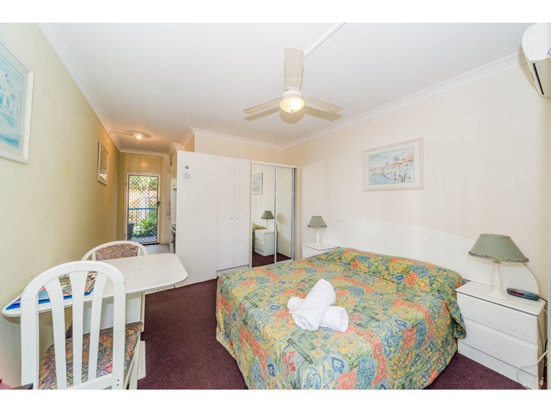 15/125 Frank Street, Labrador QLD 4215