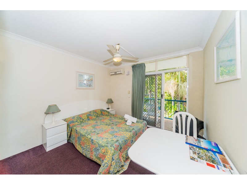 15/125 Frank Street, Labrador QLD 4215