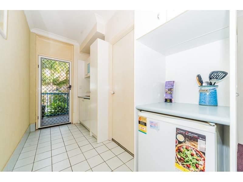 15/125 Frank Street, Labrador QLD 4215