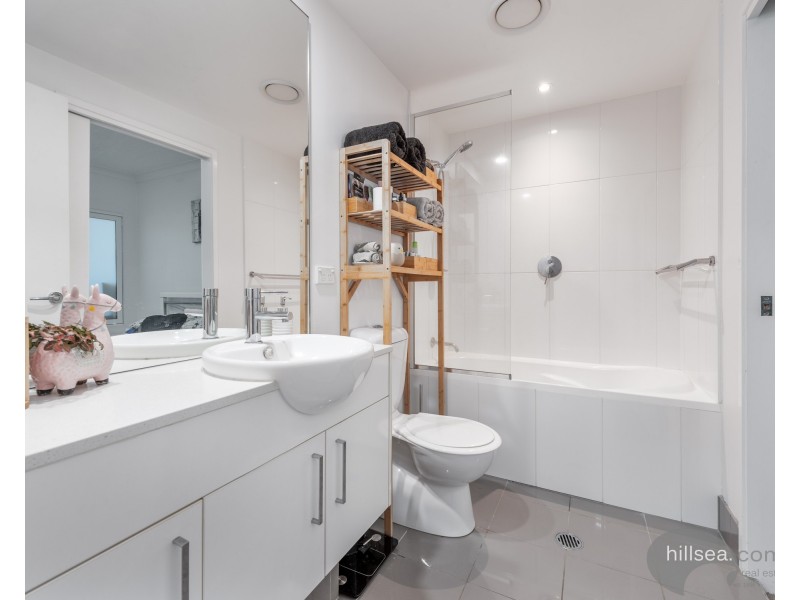 307/2 East Quay Drive, Biggera Waters QLD 4216