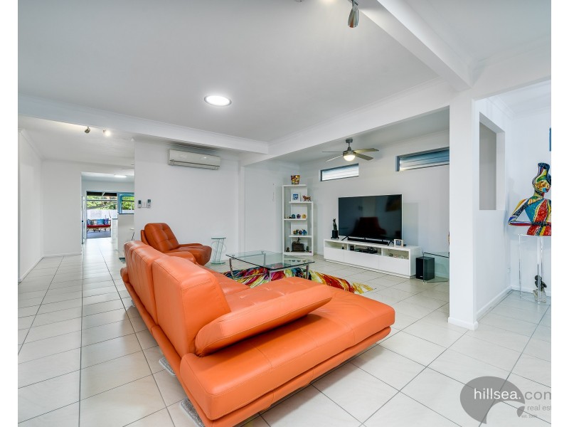 63 Nalkari Street, Coombabah QLD 4216