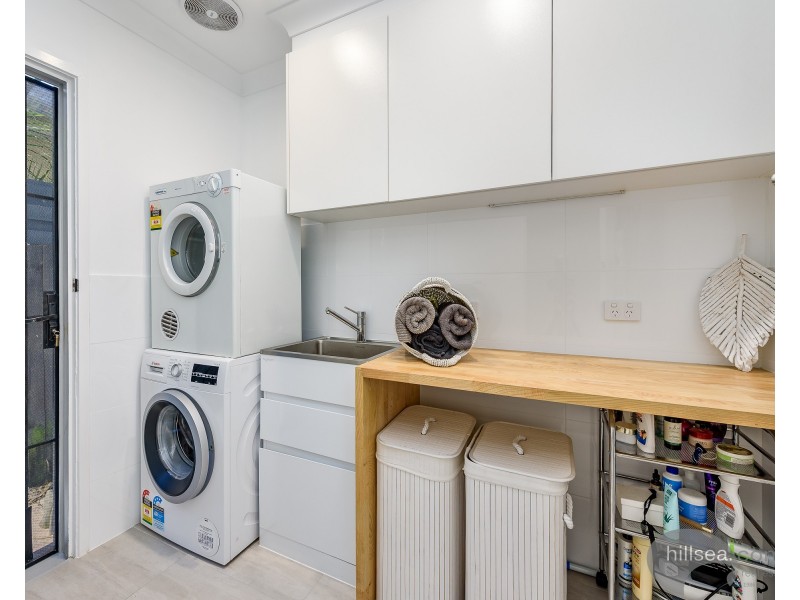 63 Nalkari Street, Coombabah QLD 4216