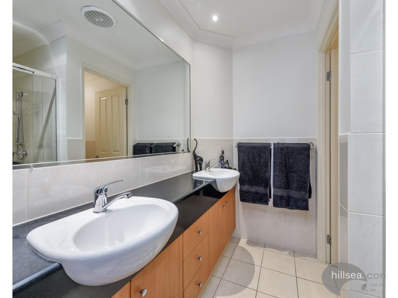 2/9 Jasmine Avenue, Hollywell QLD 4216