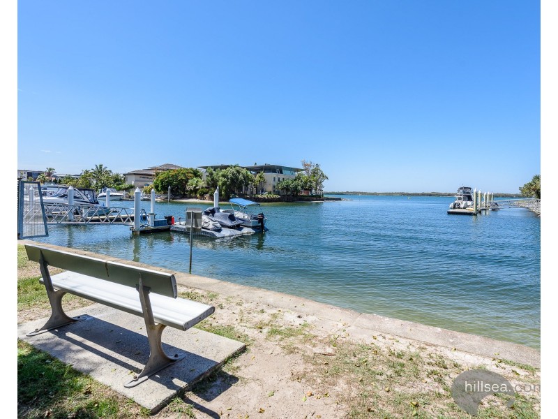 2/24 Madang Crescent, Runaway Bay QLD 4216