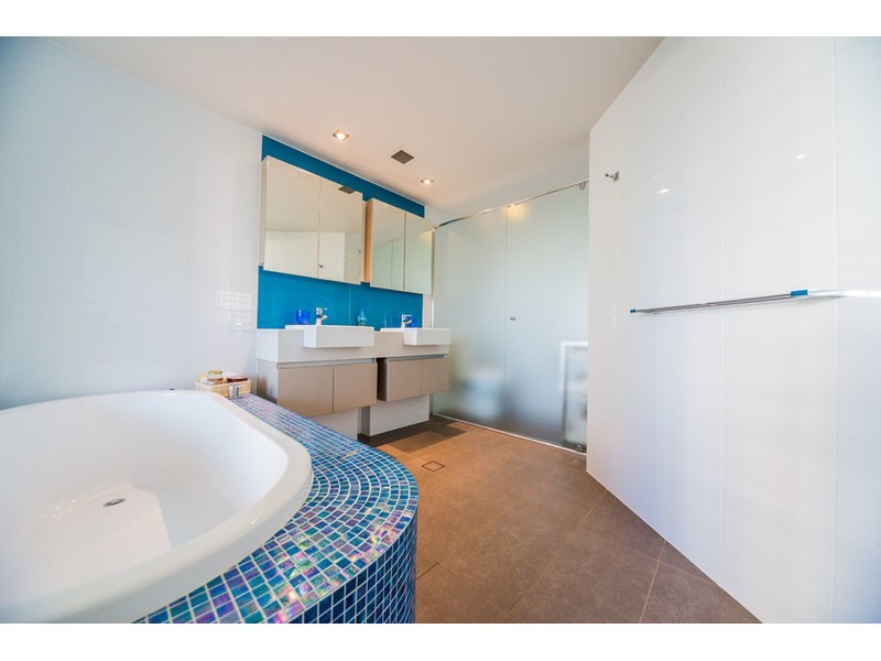 T26/20-28 Bayview Street, Runaway Bay QLD 4216