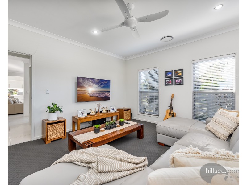 42 Stradbroke Street, Biggera Waters QLD 4216