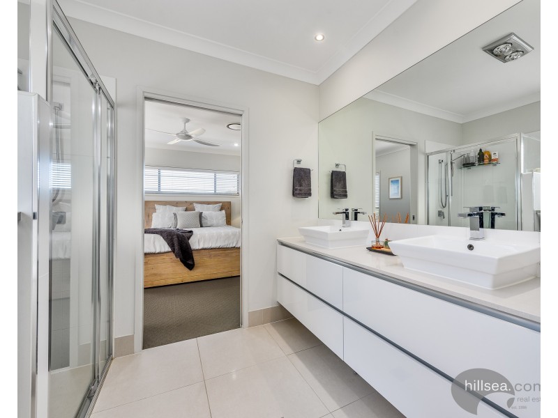 42 Stradbroke Street, Biggera Waters QLD 4216