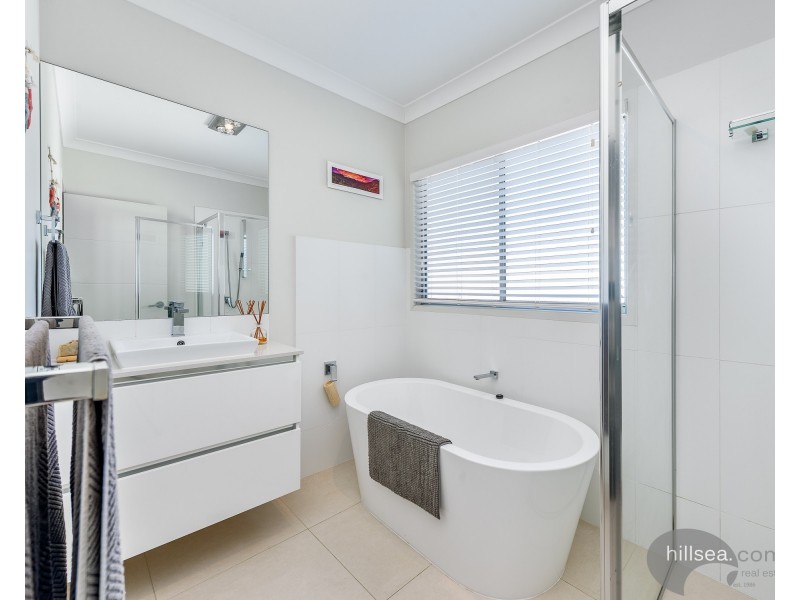 42 Stradbroke Street, Biggera Waters QLD 4216
