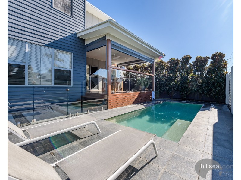 42 Stradbroke Street, Biggera Waters QLD 4216