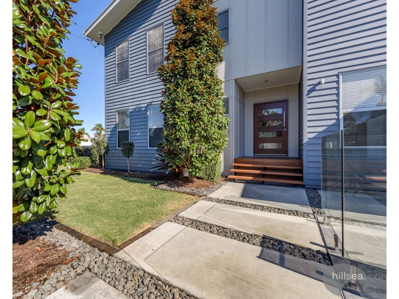 42 Stradbroke Street, Biggera Waters QLD 4216