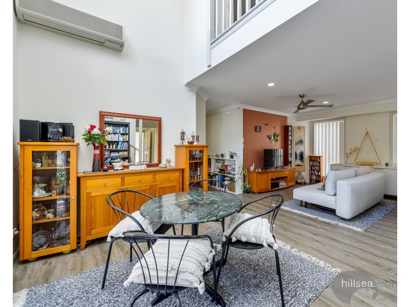 4 Thyme Court, Runaway Bay QLD 4216