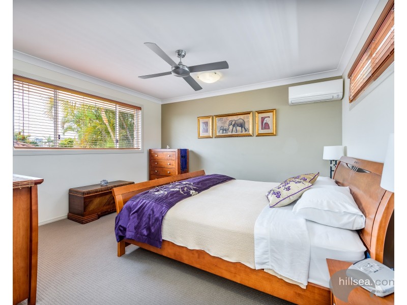 4 Thyme Court, Runaway Bay QLD 4216