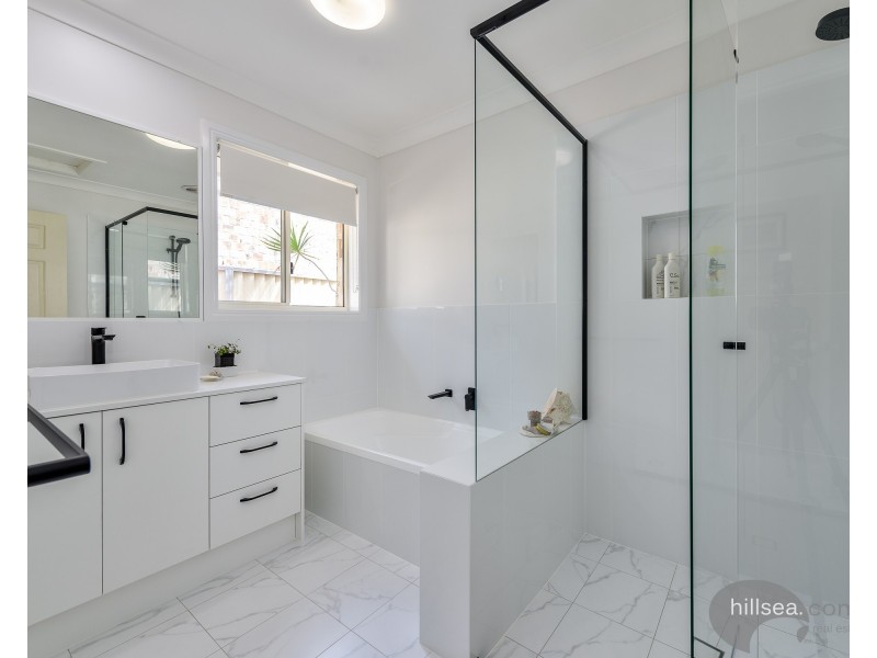 4 Thyme Court, Runaway Bay QLD 4216