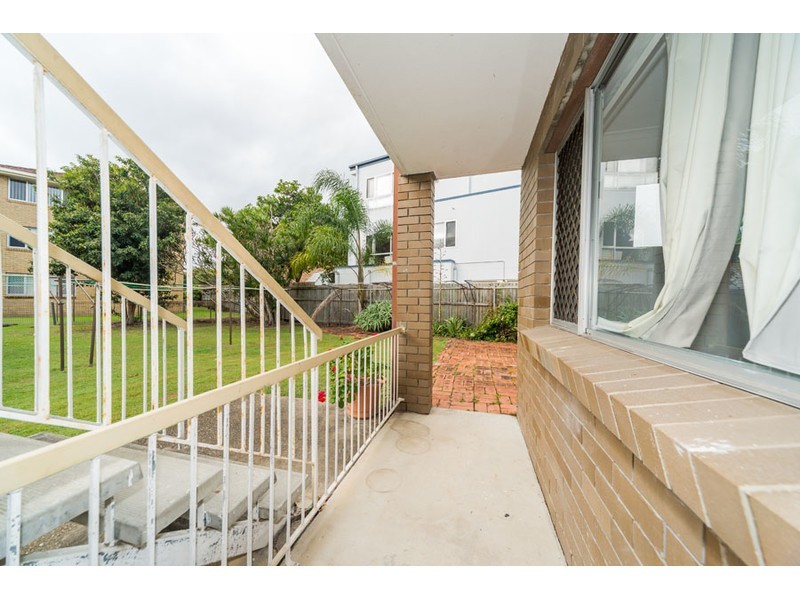 2/59 Bayview Street, Runaway Bay QLD 4216