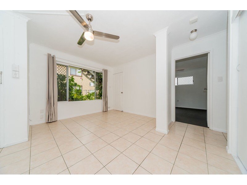 2/59 Bayview Street, Runaway Bay QLD 4216