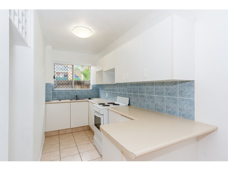 2/59 Bayview Street, Runaway Bay QLD 4216