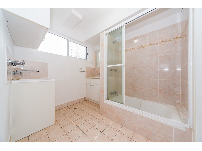 2/59 Bayview Street, Runaway Bay QLD 4216