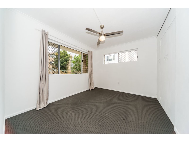 2/59 Bayview Street, Runaway Bay QLD 4216