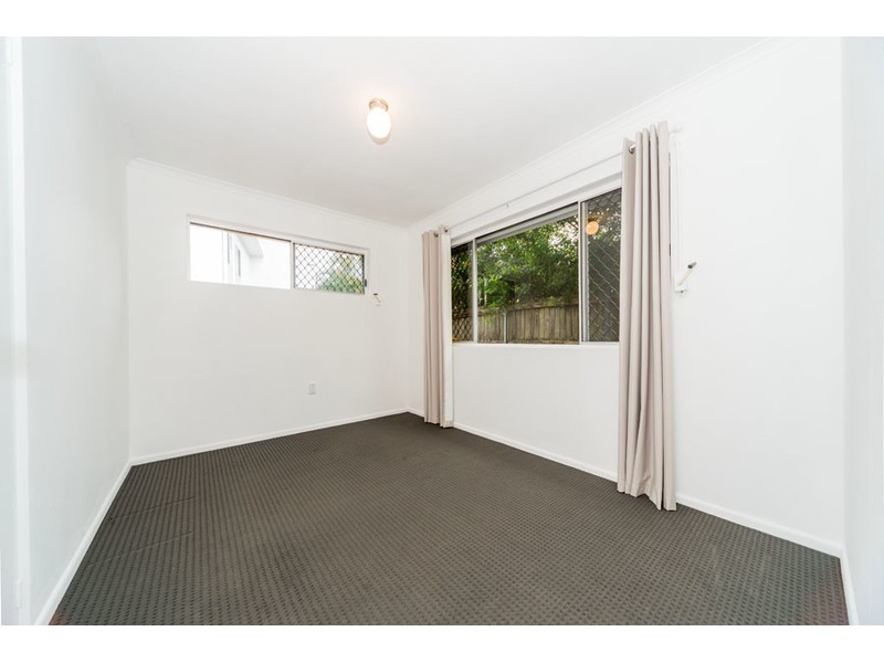2/59 Bayview Street, Runaway Bay QLD 4216