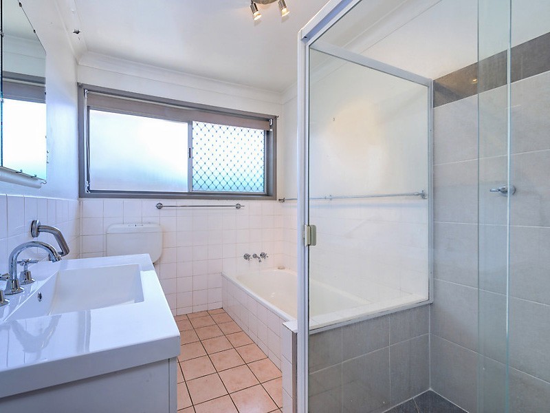 1 & 2/14 Barton Avenue, Southport QLD 4215