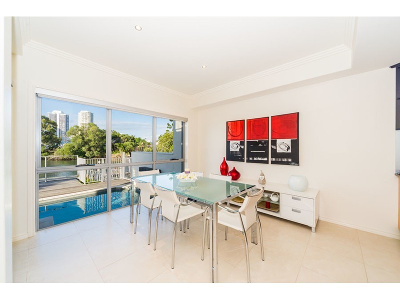 1/5 Sophia Avenue, Biggera Waters QLD 4216